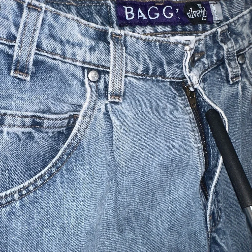 Vtg Levi's SilverTab Baggy Jeans Mens Fits 29x30 Blue Pleated Denim USA 90s Y2K